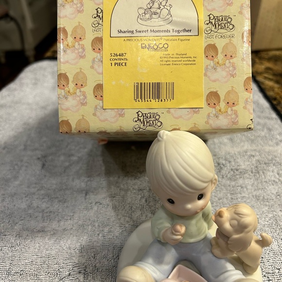 Sharing Sweet Moments Together Precious Moments Figurine in Box  Valentine - Picture 3 of 5